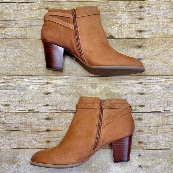 Vionic Upton Ankle Bootie Tan Leather - Picture 3 of 7